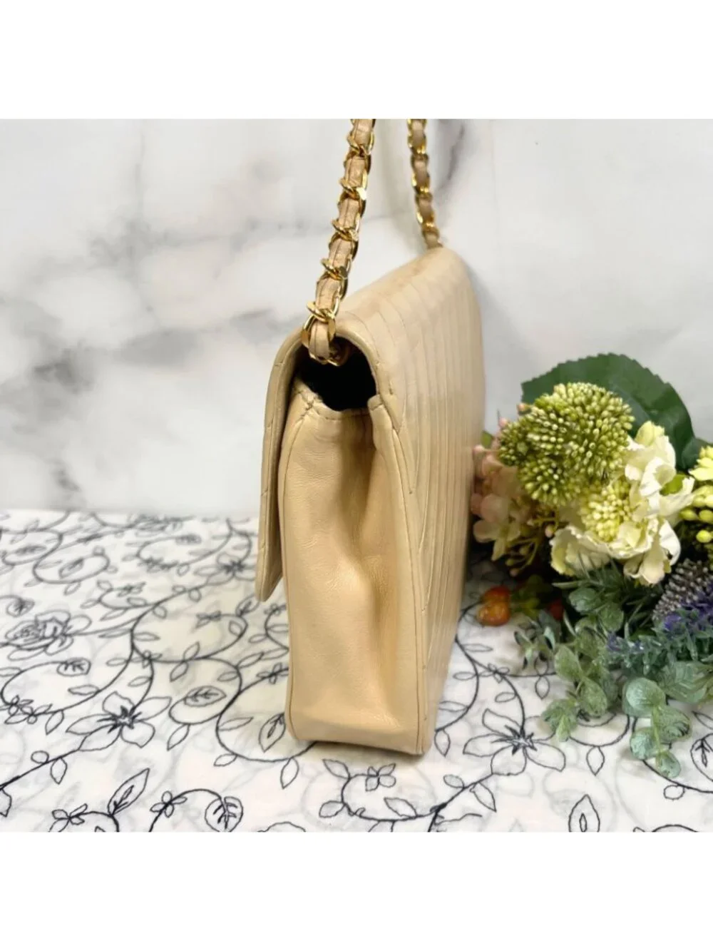 Chanel Vintage Chain Shoulder Bag Beige